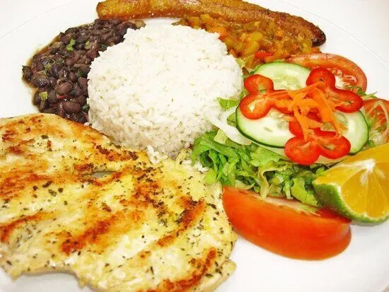 Casado tradicional costarricense
